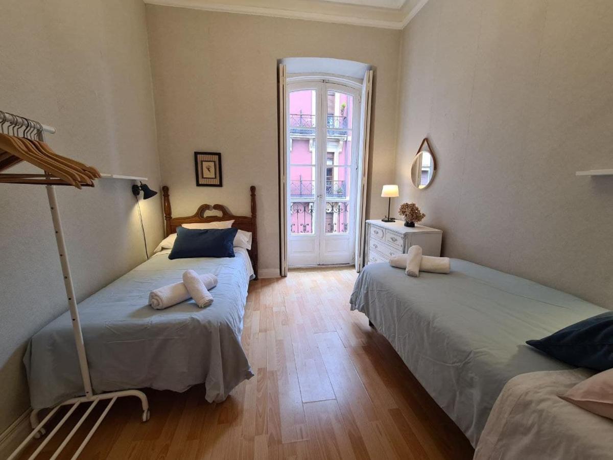 122A - Emblematica Vivienda En Playa San Lorenzo Gijon Bagian luar foto