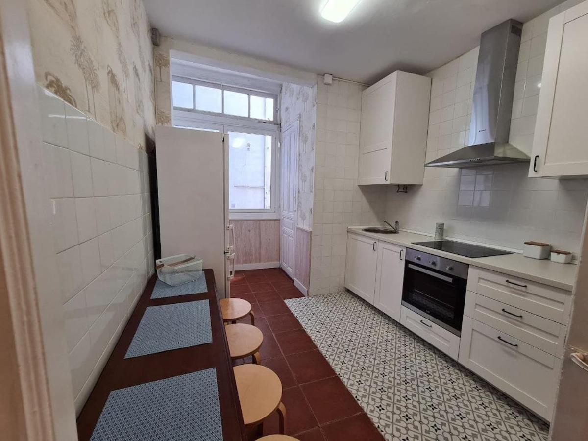 122A - Emblematica Vivienda En Playa San Lorenzo Gijon Bagian luar foto