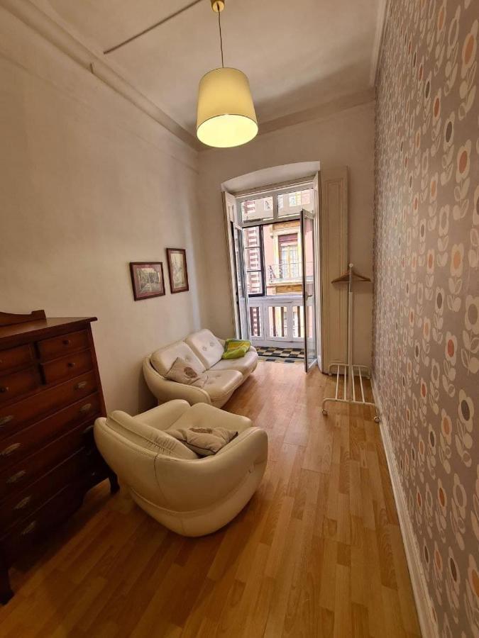 122A - Emblematica Vivienda En Playa San Lorenzo Gijon Bagian luar foto