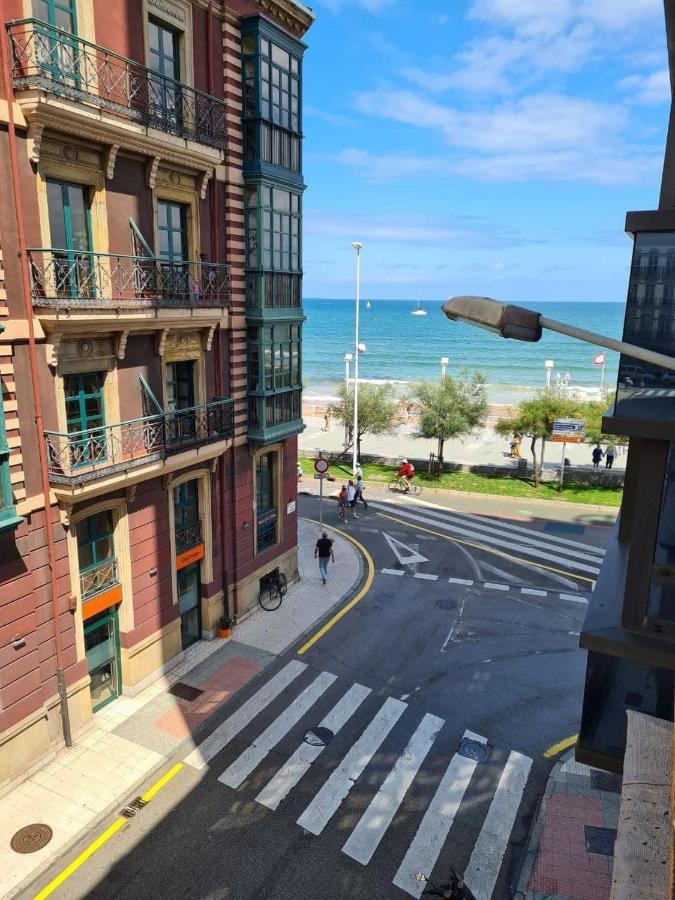 122A - Emblematica Vivienda En Playa San Lorenzo Gijon Bagian luar foto